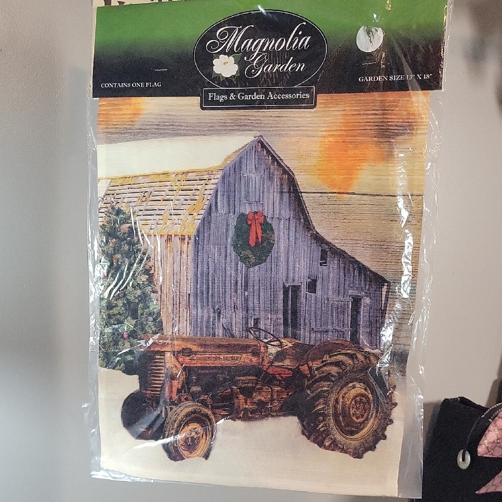 Magnolia Garden Flag with Rustic Charm